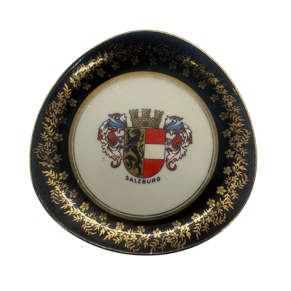 Other - Salzburg Coat Of‎ Arms Small Souvenir Trinket Plate With Gold Flowers Black Lion